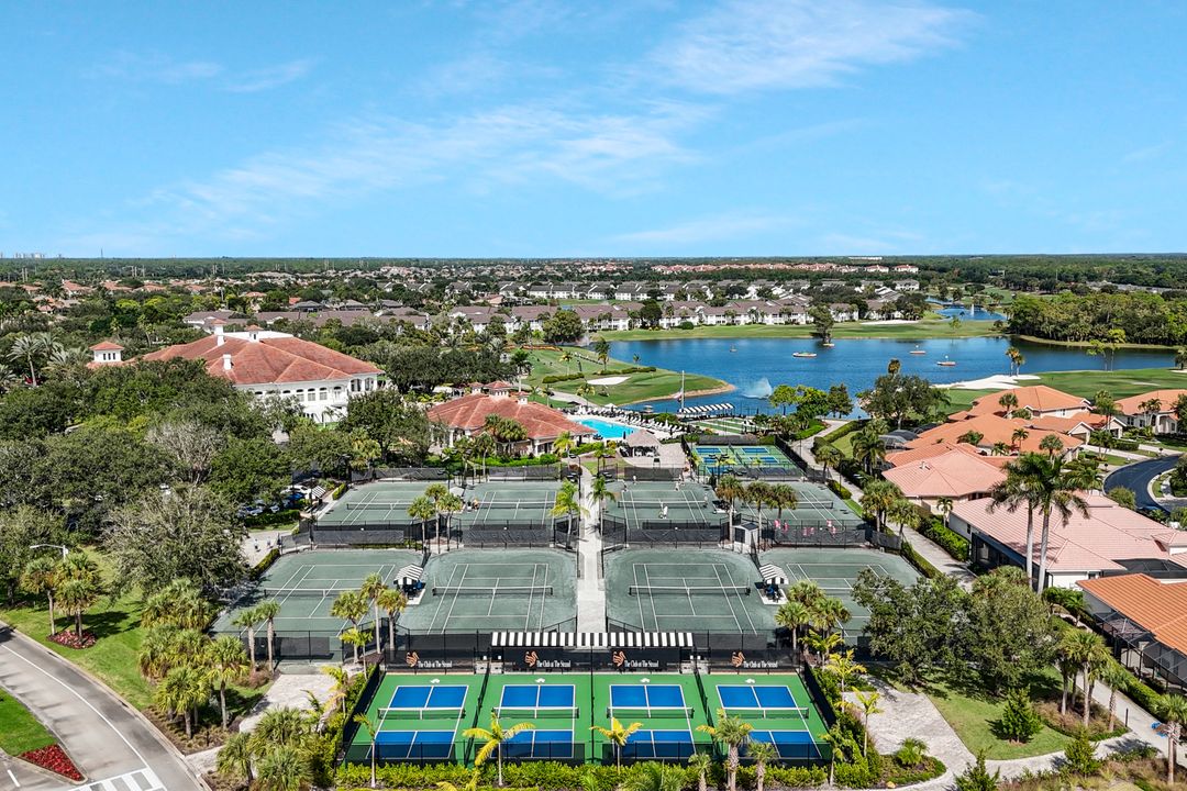 5963 Sand Wedge Ln #207, Naples, FL 34110