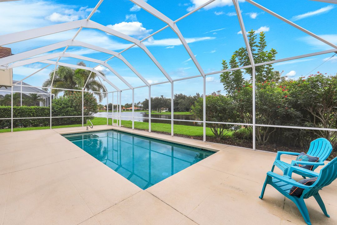 4362 Queen Elizabeth Way, Naples, FL 34119