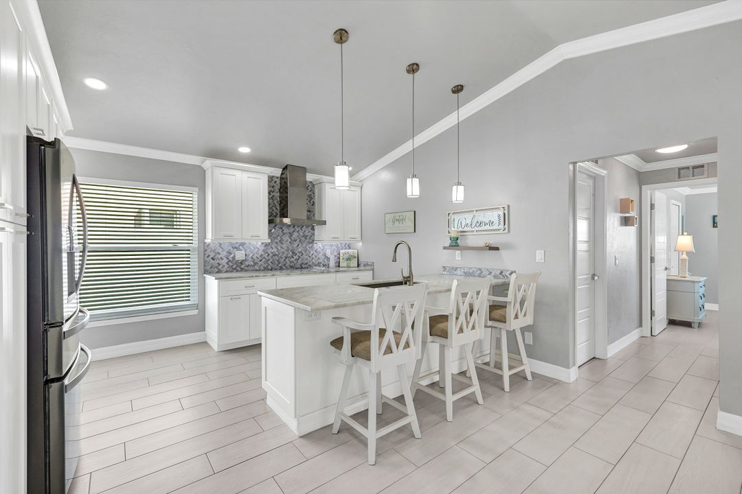 809 SW 2nd Ave, Cape Coral, FL 33991