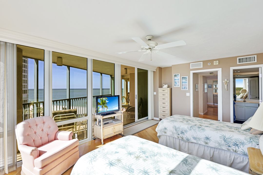 4651 Gulf Shore Blvd N #701, Naples, FL 34103