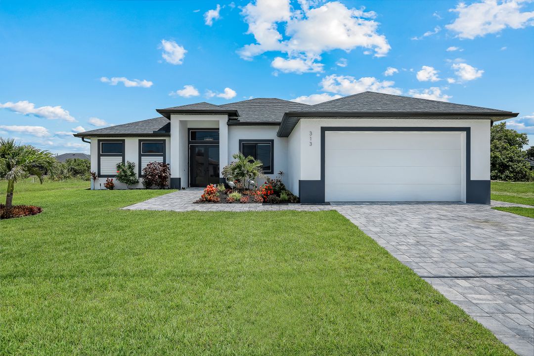 313 NE 5th St, Cape Coral, FL 33990