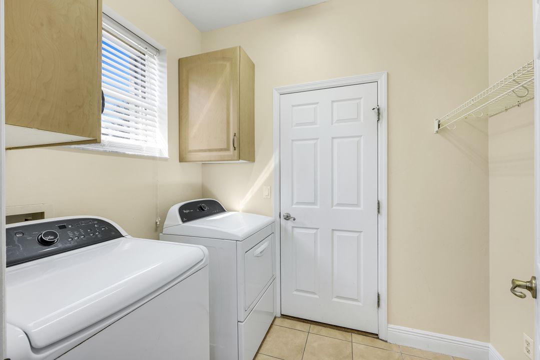 9214 Palm Island Cir, NO FORT MYERS, FL 33903