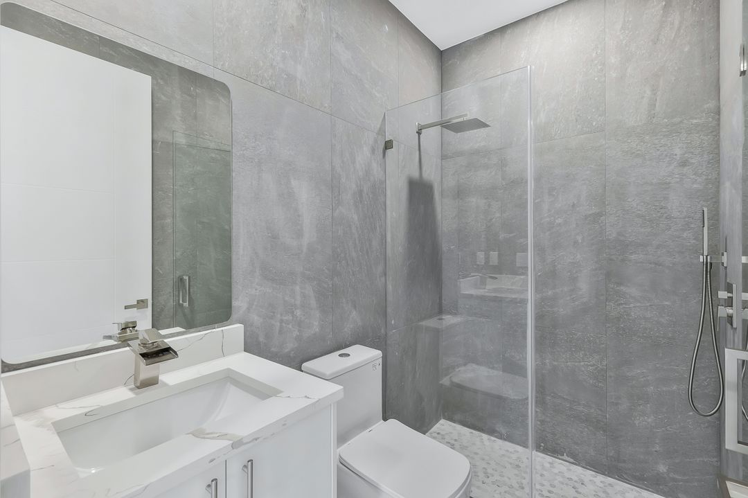 909 SW 11th Ct, Cape Coral, FL 33991