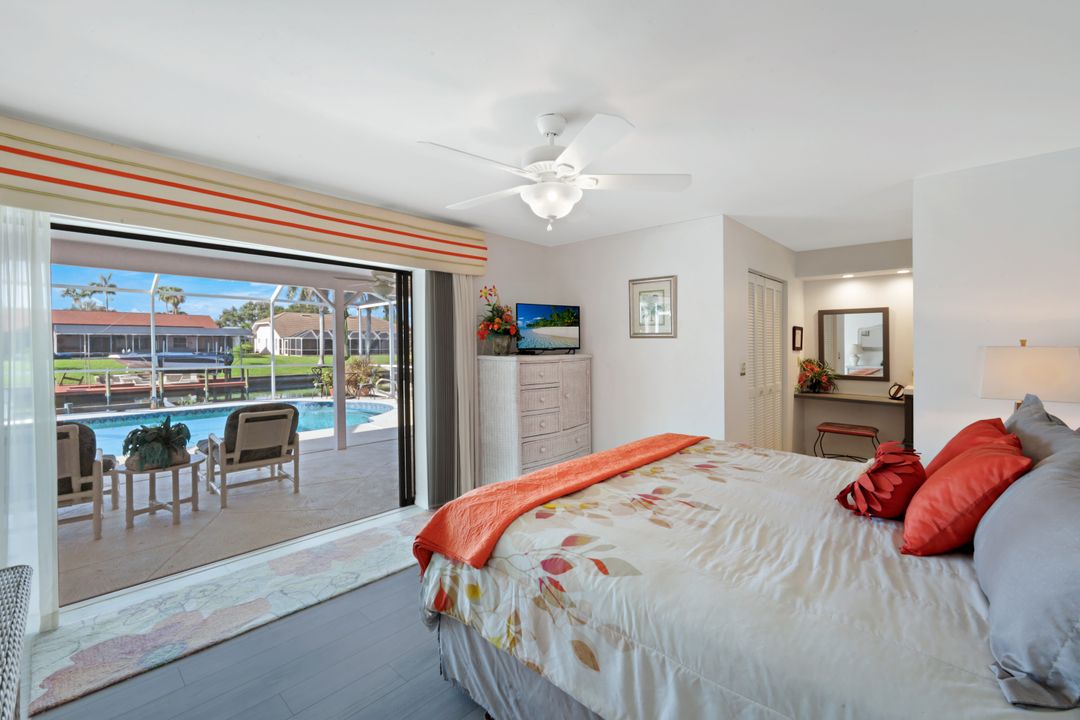 212 Kamal Pkwy, Cape Coral, FL 33904