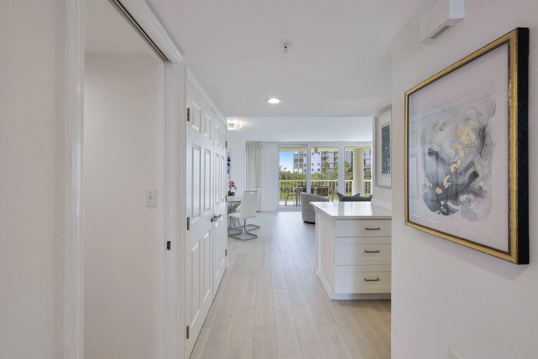 50 Seagate Dr #203, Naples, FL 34103