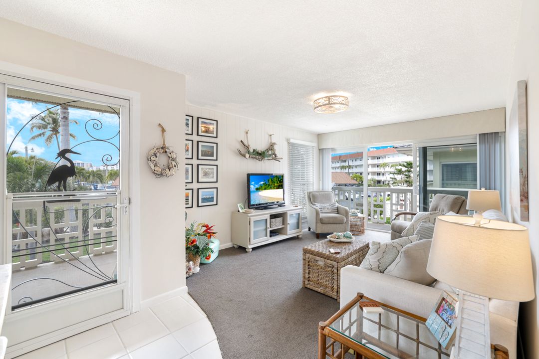 1215 Edington Pl, Marco Island, FL 34145