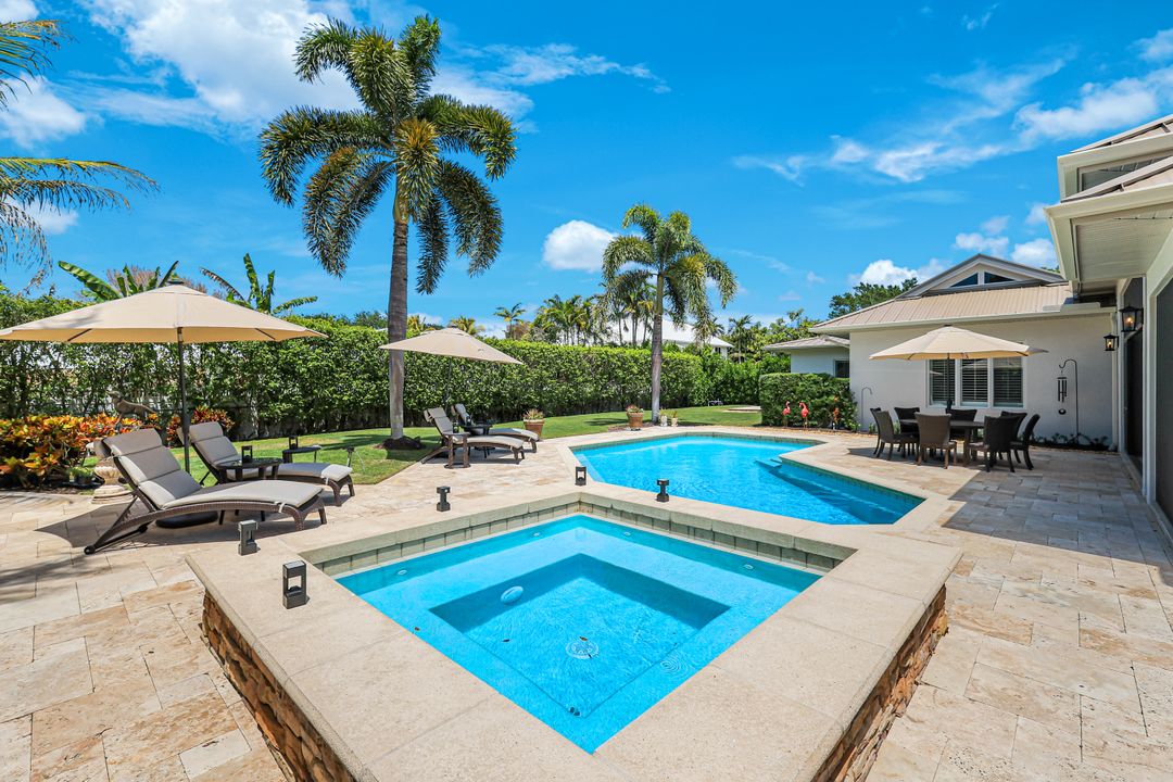 641 Pine Ct, Naples, FL 34102