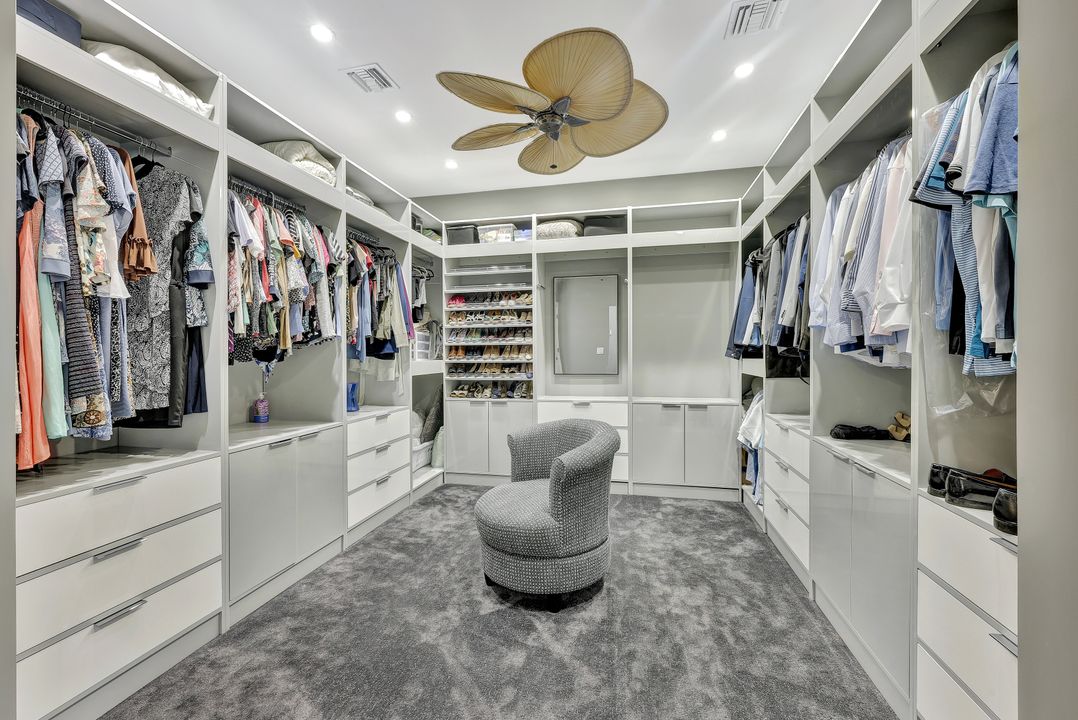 7060 Hendry Creek Dr, Fort Myers, FL 33908