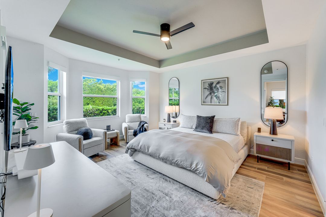 4700 Yacht Harbor Dr #611, Naples, FL 34112