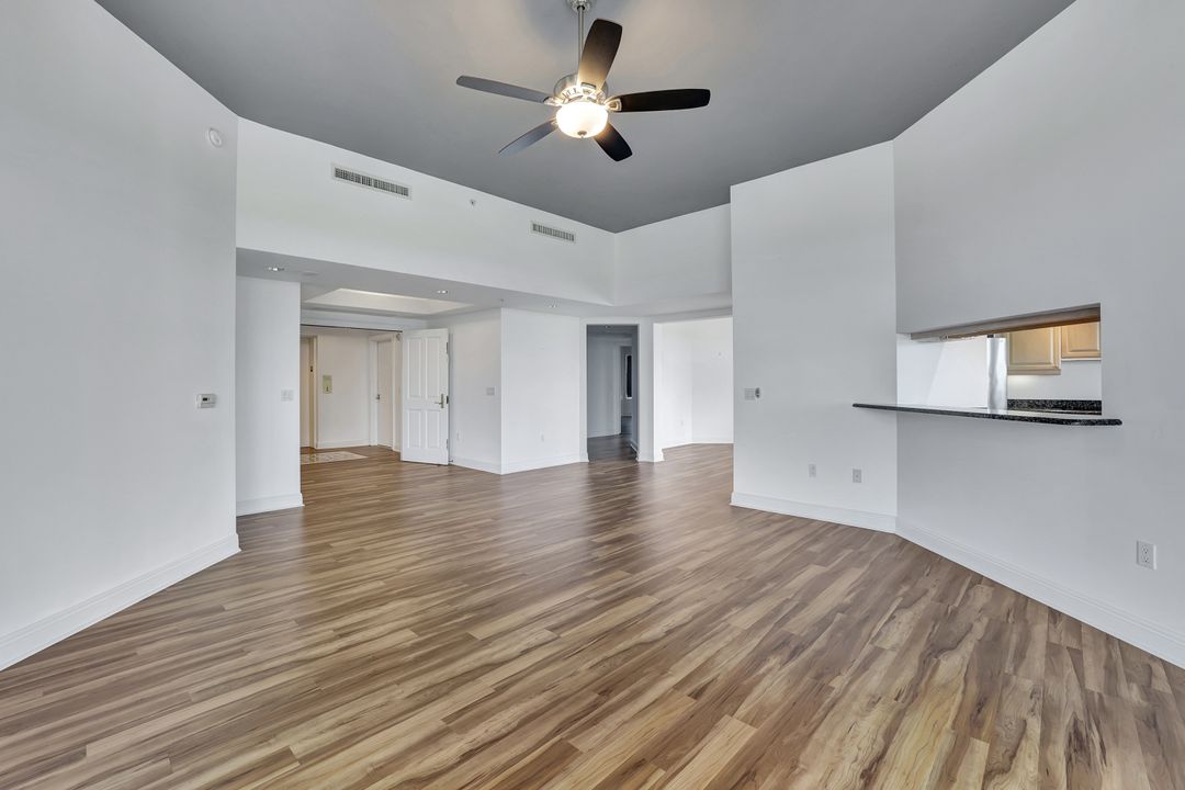 1060 Borghese Ln #2001, Naples, FL 34114