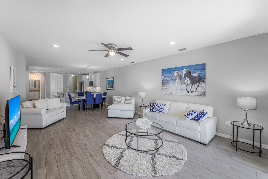 14908 Edgewater Cir, Naples, FL 34114