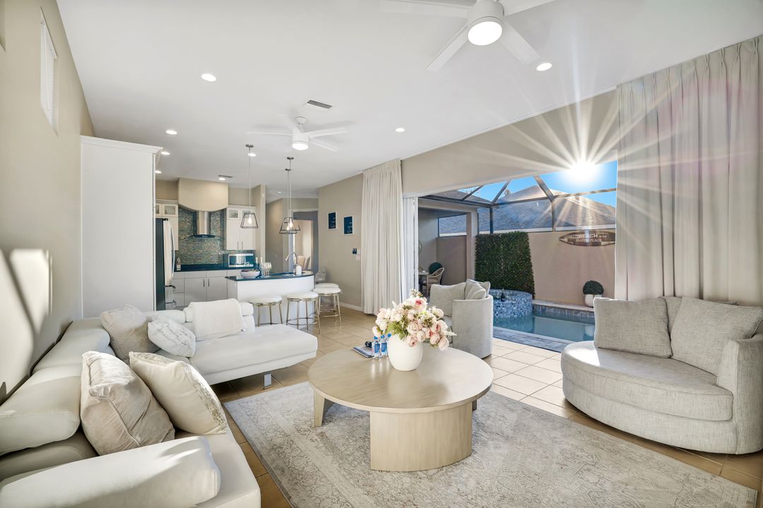 531 105th Ave N, Naples, FL 34108