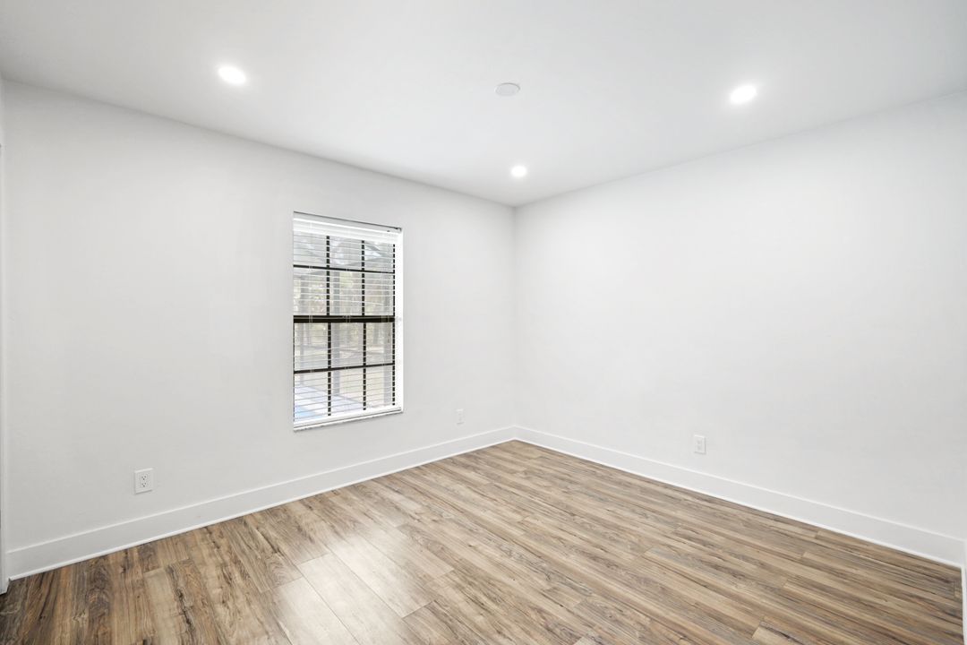 2760 14th Ave SE, Naples, FL 34117