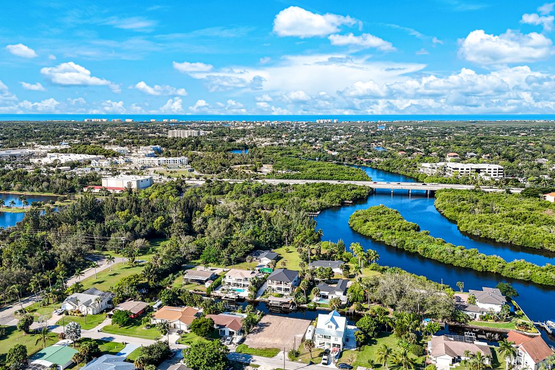 27281 Buccaneer Dr, Bonita Springs, FL 34135