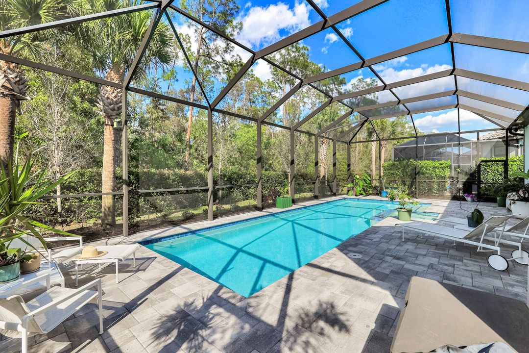 16249 Verilyn Cir, Naples, FL 34110