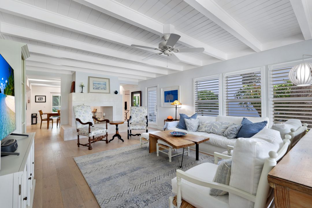 1063 Frank Whiteman Blvd, Naples, FL 34103