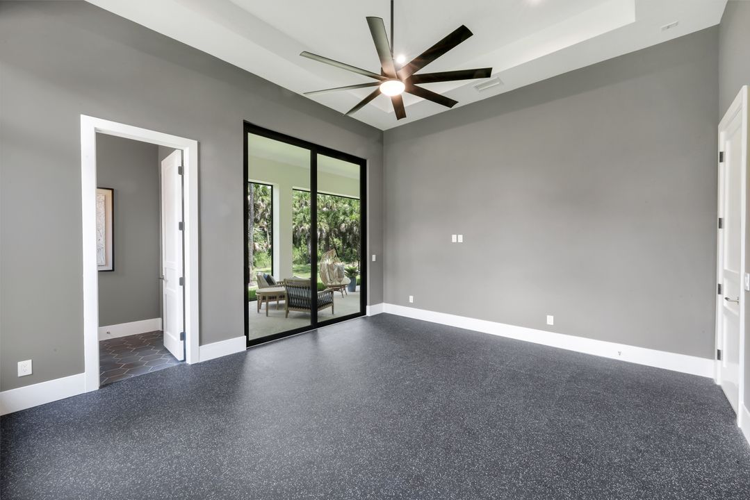933 11th St SW, Naples, FL 34117
