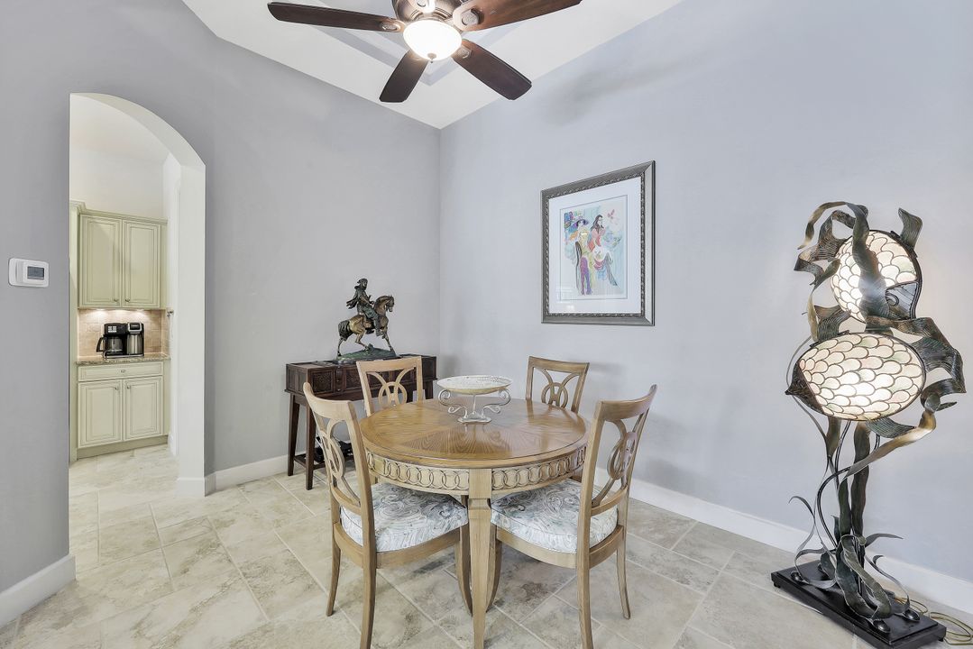 8130 Valiant Dr, Naples, FL 34104
