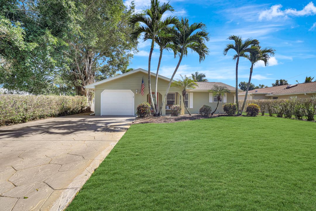 2840 14th St N, Naples, FL 34103