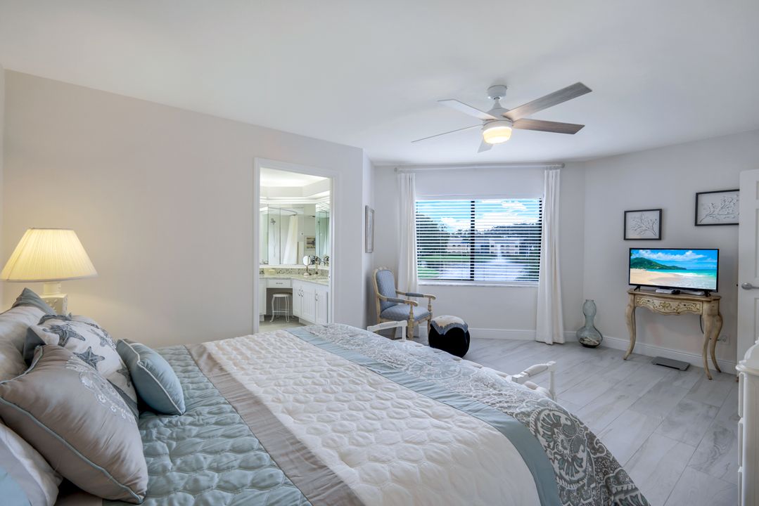 637 Beachwalk Cir #E-203, Naples, FL 34108