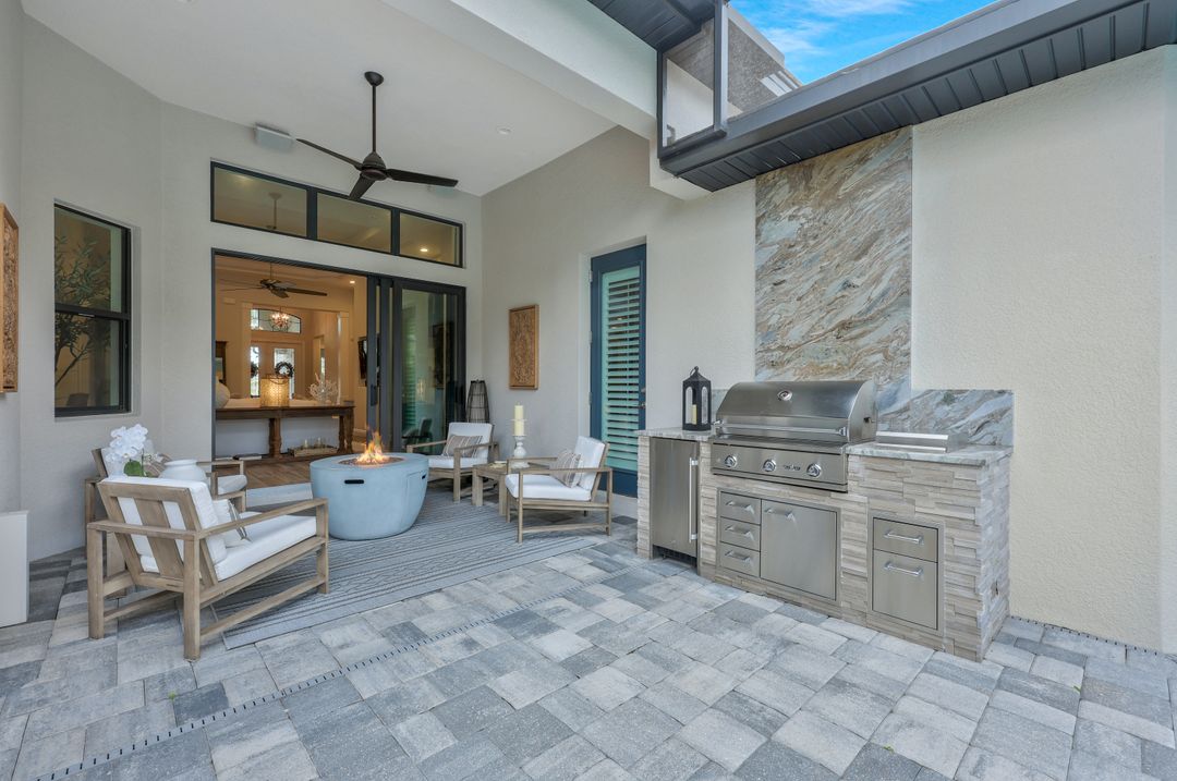 10082 Palazzo Dr, Naples, FL 34119