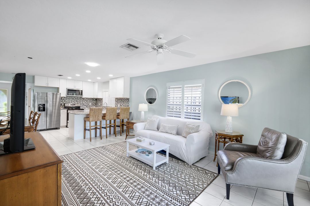 623 98th Ave N, Naples, FL 34108