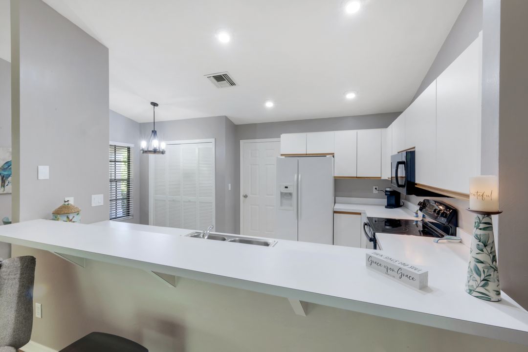12664 Hunters Ridge Dr, Bonita Springs, FL 34135