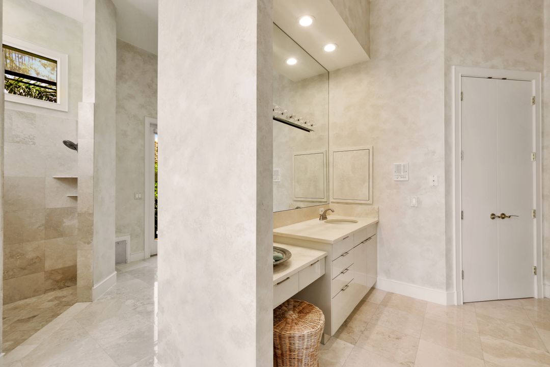 3451 Creekview Dr, Bonita Springs, FL 34134