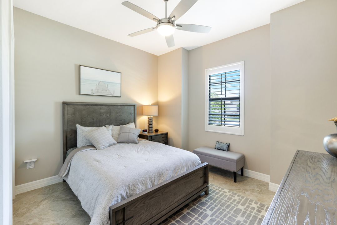 1839 Mustique St, Naples, FL 34120