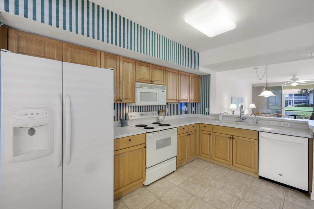 5015 Cedar Springs Dr #103, Naples, FL 34110