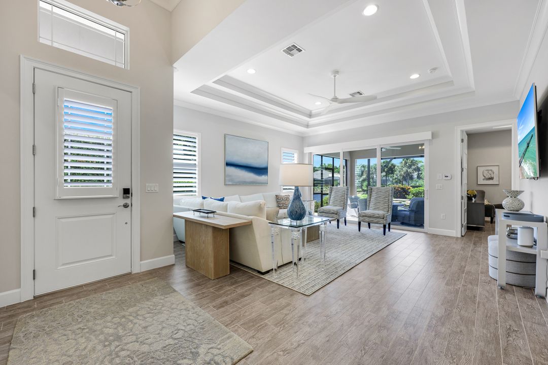5665 Highbourne Dr, Naples, FL 34113