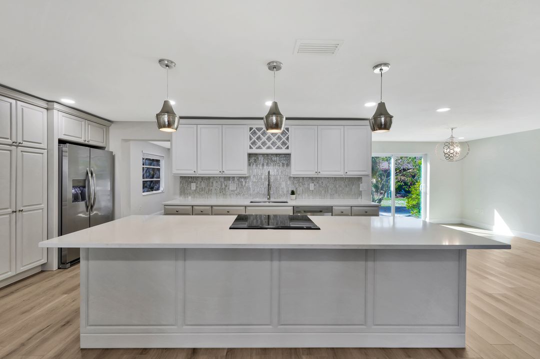 105 Blue Ridge Dr, Naples, FL 34112