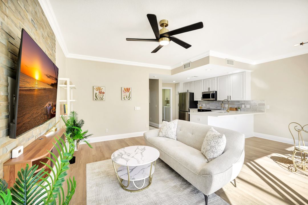 6210 Towncenter Cir, Naples, FL 34119