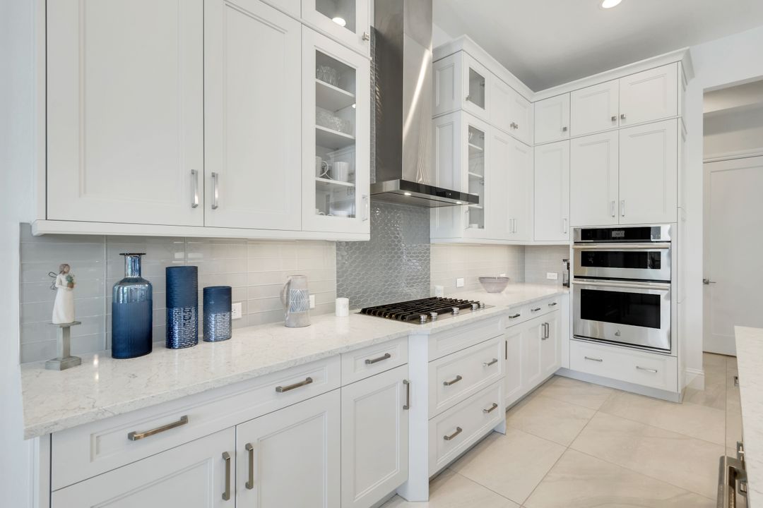 20266 Tiger Ct, Estero, FL 33928