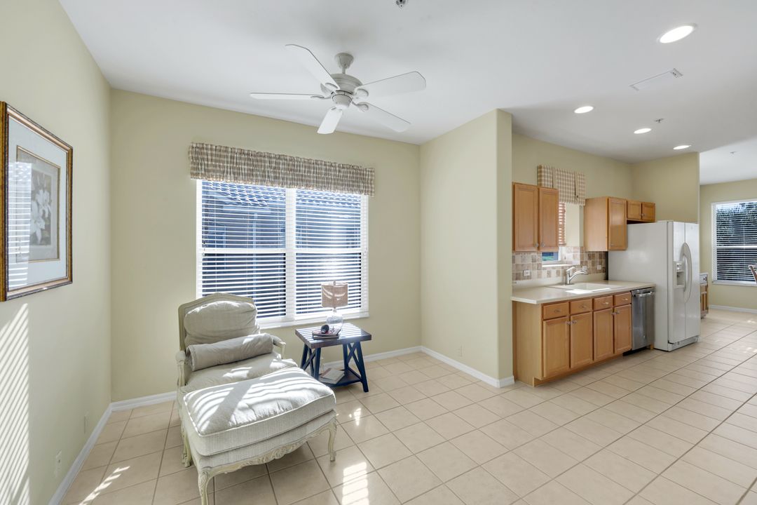 8470 Danbury Blvd #201, Naples, FL 34120