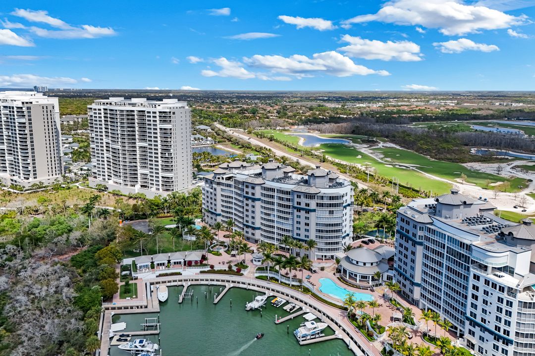 13675 Vanderbilt Dr #406, Naples, FL 34110