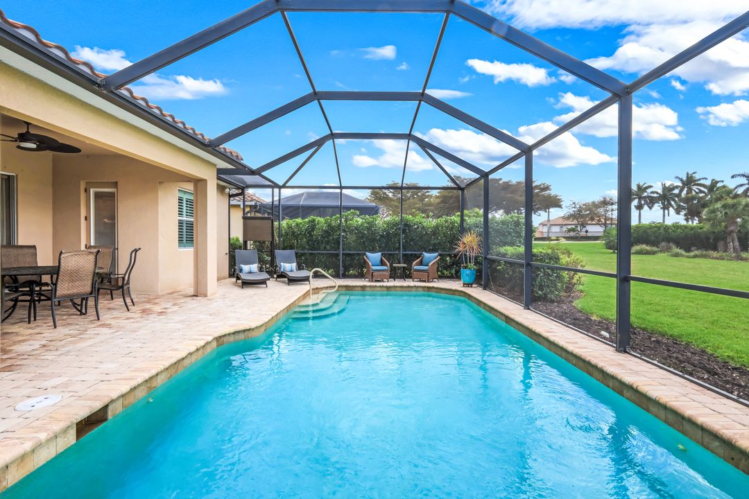 9112 Siesta Bay Dr, Naples, FL 34120