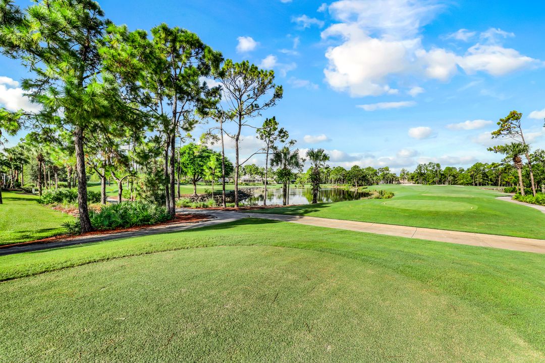 8392 Northhampton Ct, Naples, FL 34120