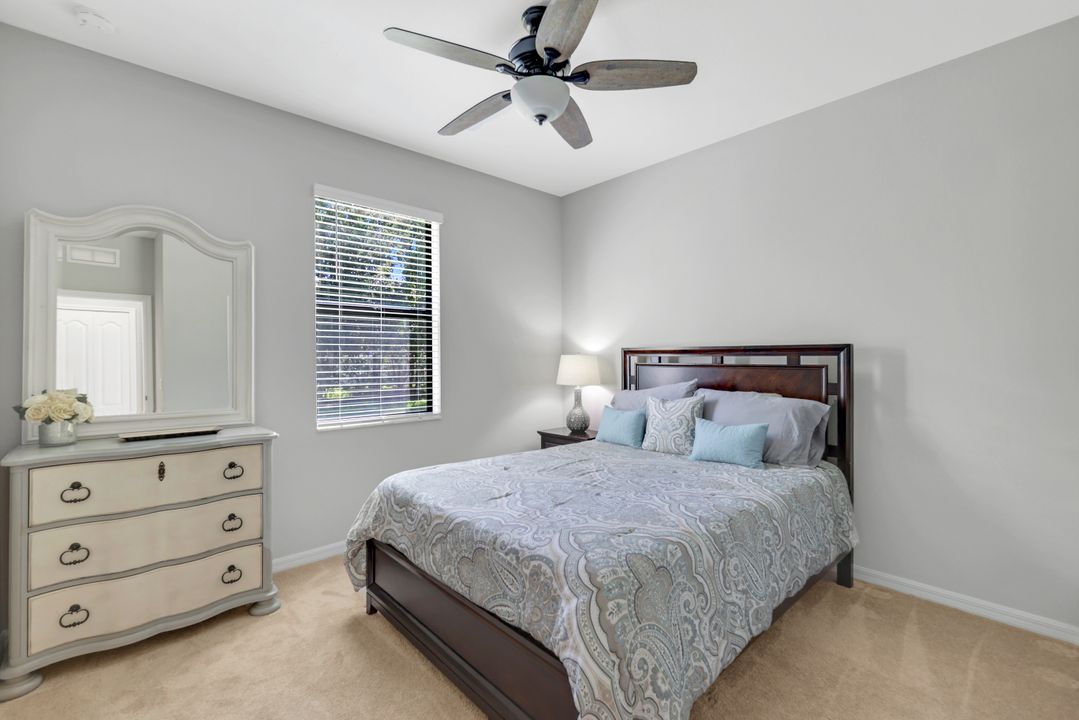 4264 Raffia Palm Cir, Naples, FL 34119