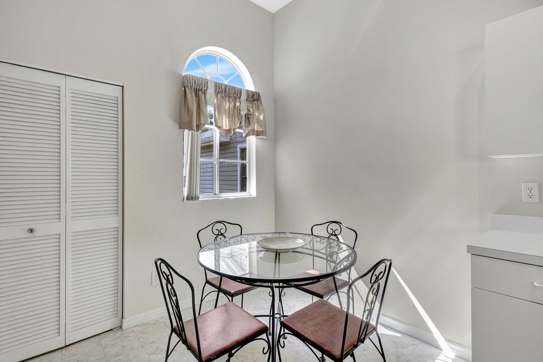 2861 Citrus Lake Dr #L201, Naples, FL 34109