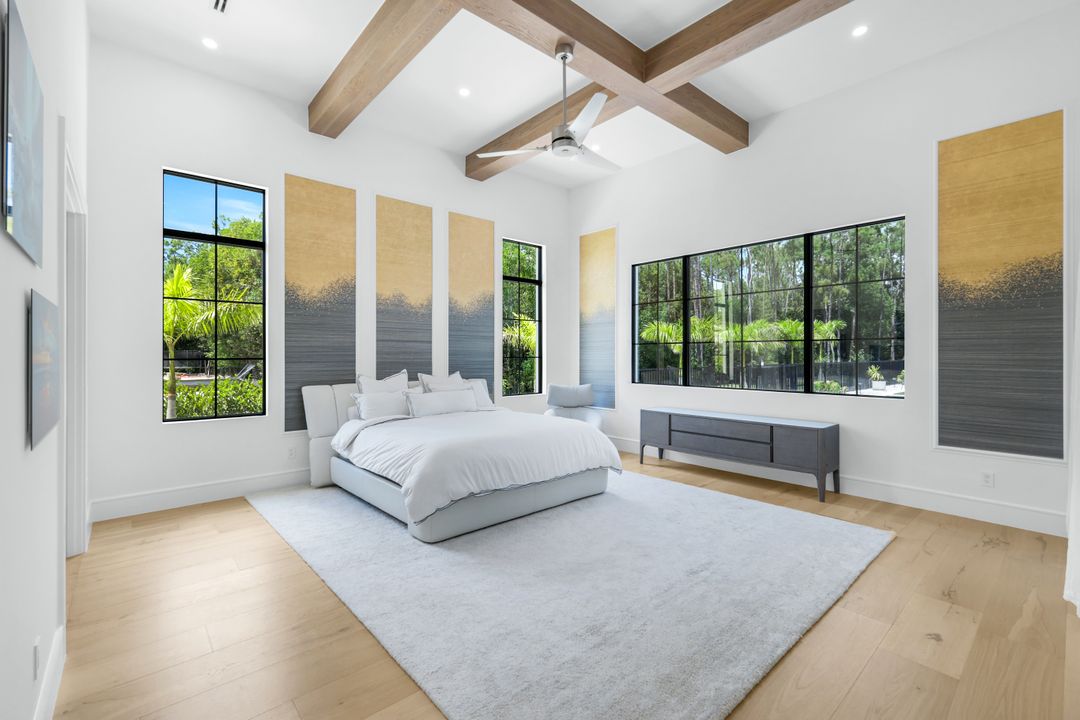 6677 Hunters Rd, Naples, FL 34109