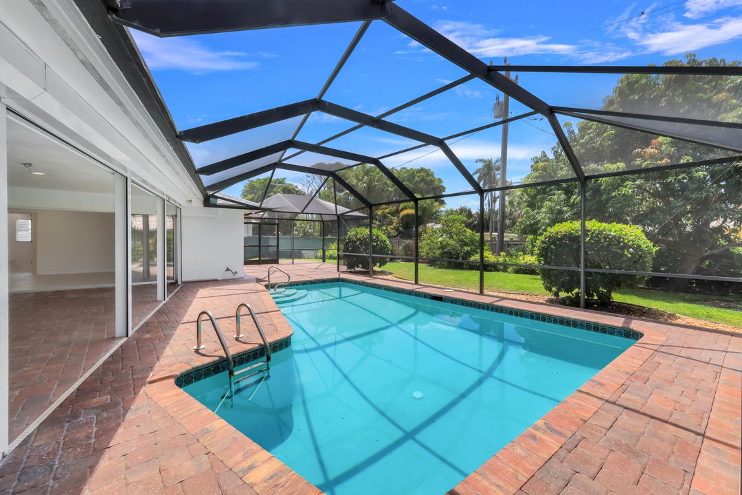750 Southern Pines Dr, Naples, FL 34103