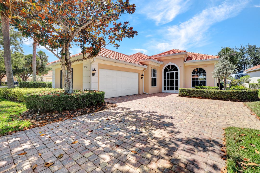 3713 Whidbey Way, Naples, FL 34119