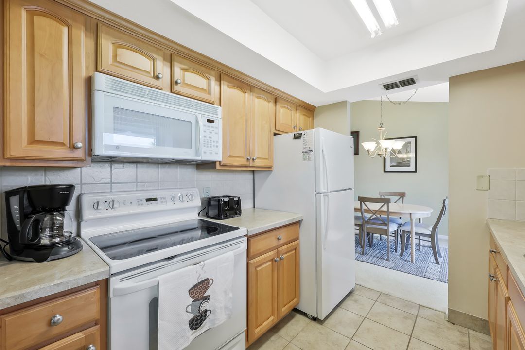 8445 Charter Club Cir #11, Fort Myers, FL 33919