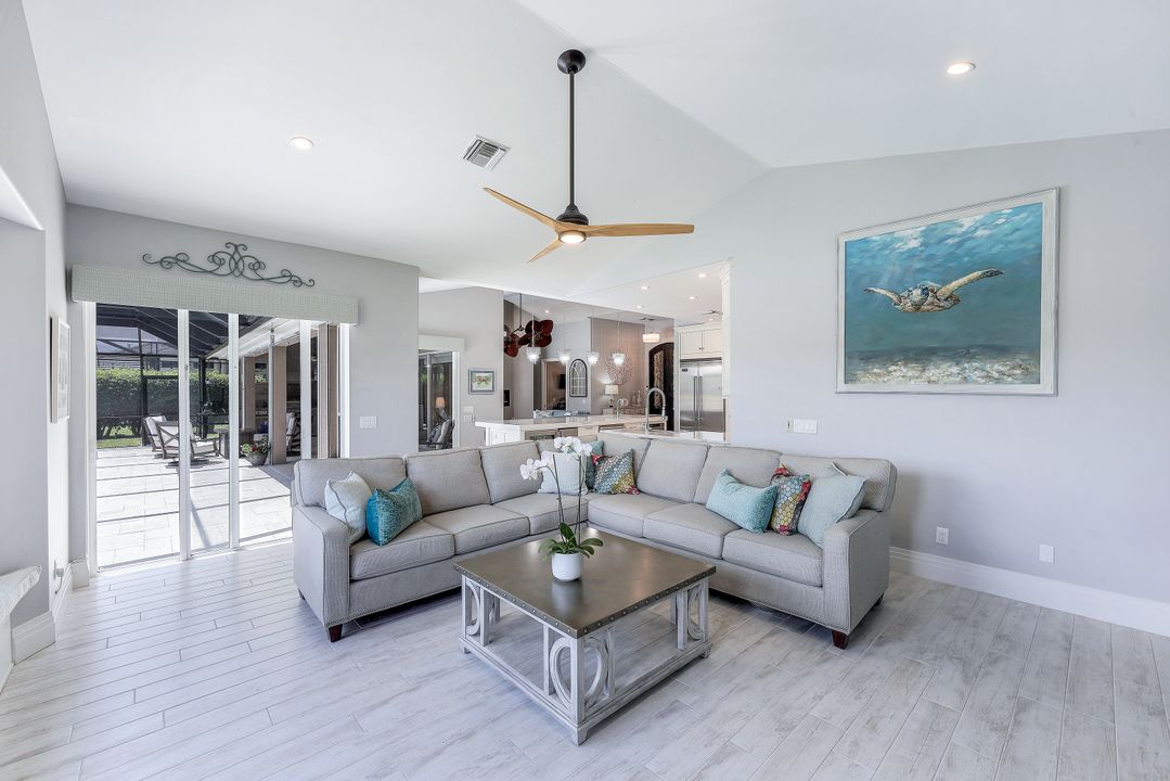 3730 Lakemont Dr, Bonita Springs, FL 34134