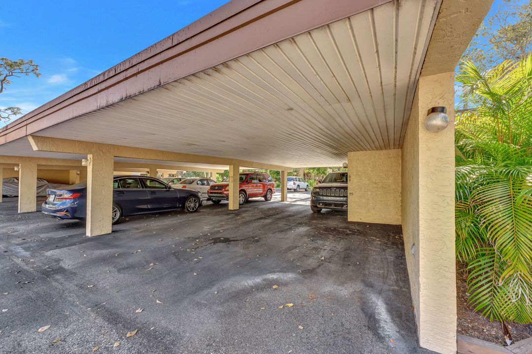 113 Pinebrook Dr, Fort Myers, FL 33907