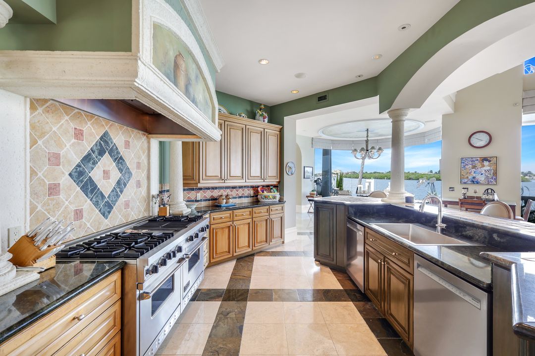 490 Renard Ct, Marco Island, FL 34145