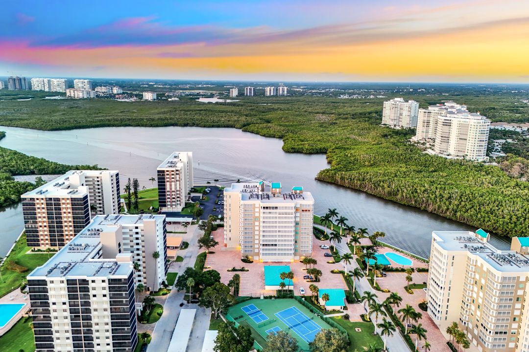 21 Bluebill Ave #1001, Naples, FL 34108