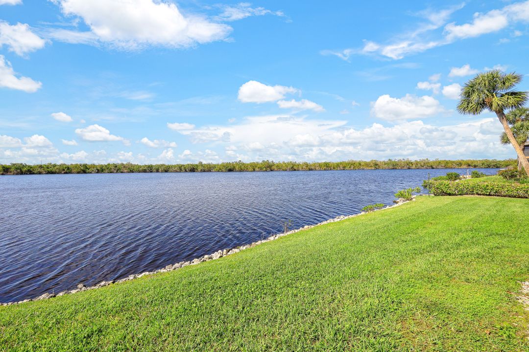 1045 Mainsail Dr #402, Naples, FL 34114