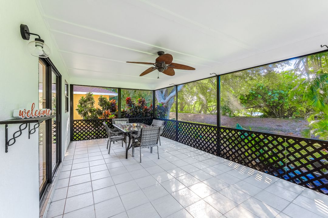 3658 Kent Dr, Naples, FL 34112